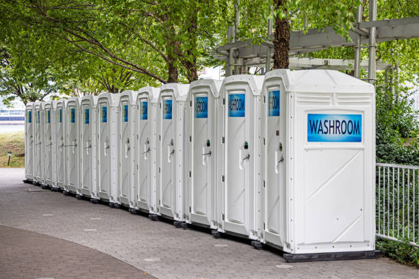 Best Portable restroom trailer rental  in Fort Lee, NJ